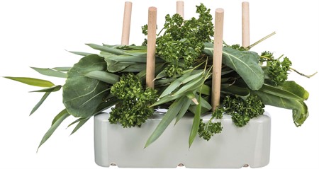 Foderhäck, keramik/trä, 26 × 23 × 17 cm, grå